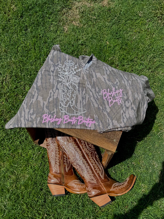 Blushing Boots Bottomland Tee